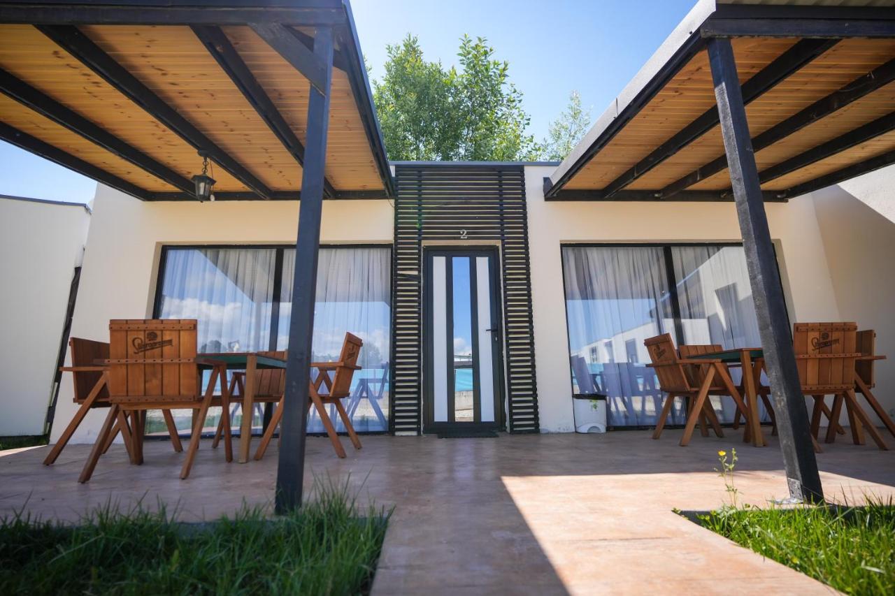 Bungalowuri "Doi Cocosi " Villa โฮเรซู ภายนอก รูปภาพ