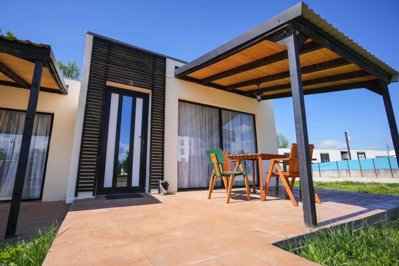 Bungalowuri "Doi Cocosi " Villa โฮเรซู ภายนอก รูปภาพ