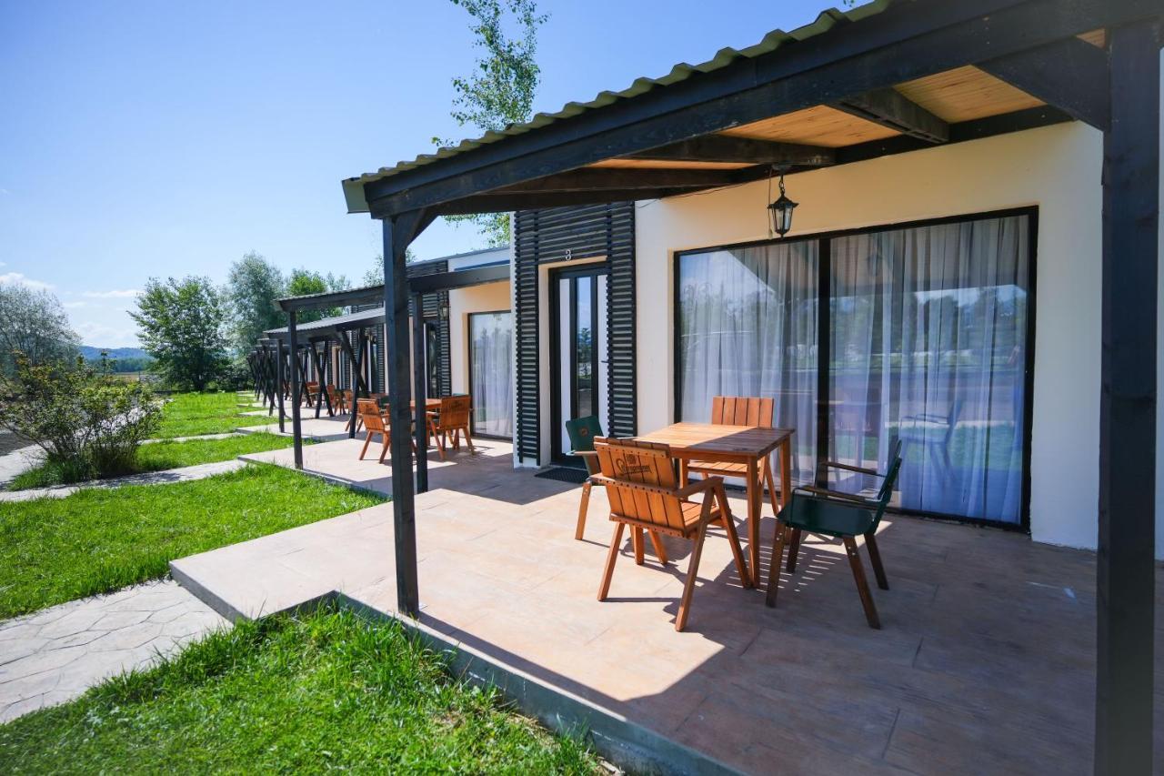 Bungalowuri "Doi Cocosi " Villa โฮเรซู ภายนอก รูปภาพ